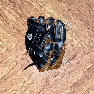 Boys baseball glove